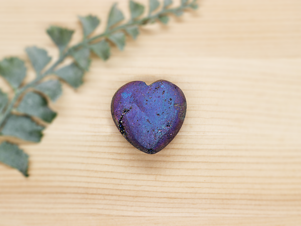 Titanium Druze Heart At Surrender To Happiness